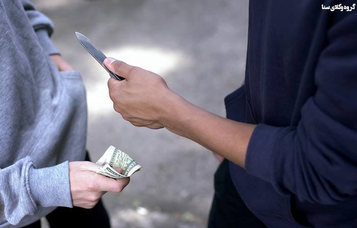 درخواست پول یا مال یا انجام دادن کاری از دیگری